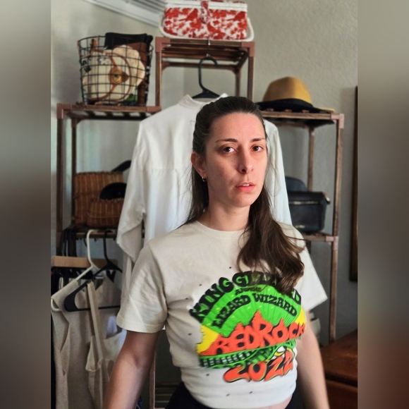 Meet your Posher, Kat 🧚‍♀️ - Picture 1 of 1